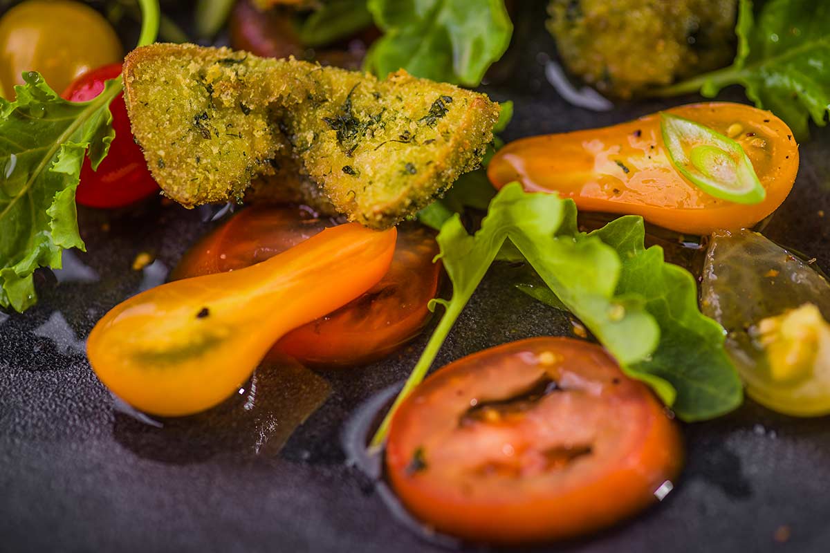 Gebackene Steinpilze, Tomatenmix und Haselnuss-Mayonnaise