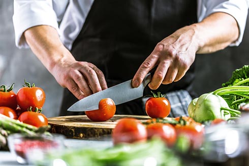 Das richtige Equipment für Ihre Küche finden Sie in unserem Produktvielfalt Großküchenzubehör und Gastronomiebedarf.