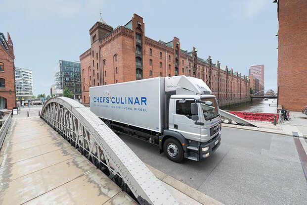 Ein CHEFS CULINAR Lkw in der Speicherstadt in Hamburg