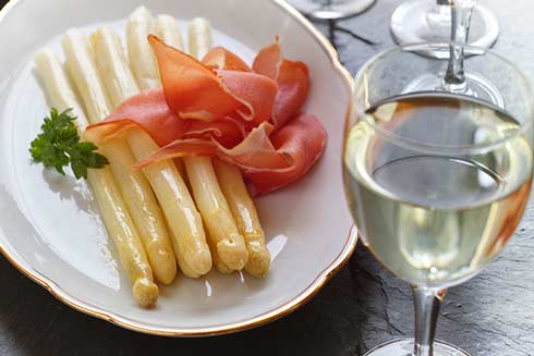 Wein zu Spargel