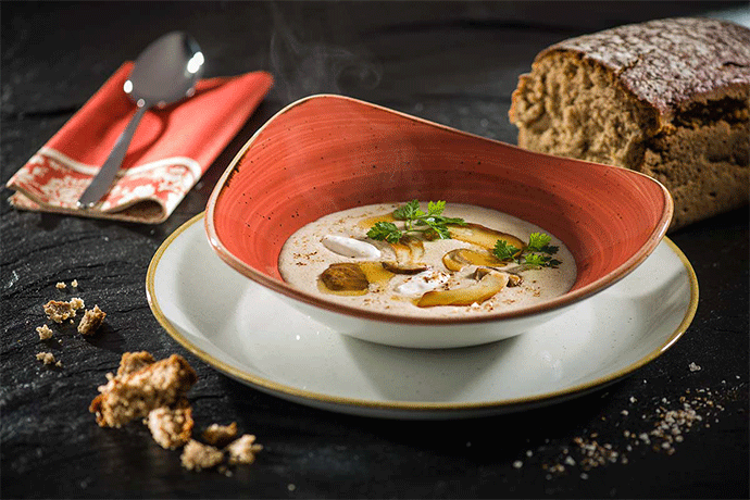 Brotsuppe mit Steinpilzen